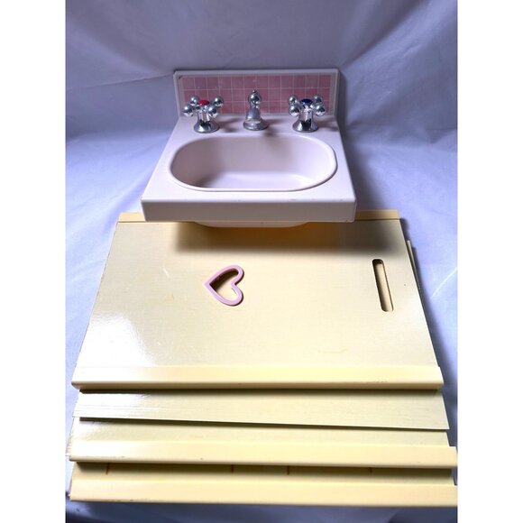 Playskool Rose Petal Cottage Yellow Toy Sink With Faux Faucet & Heart Accents - Picture 9 of 12